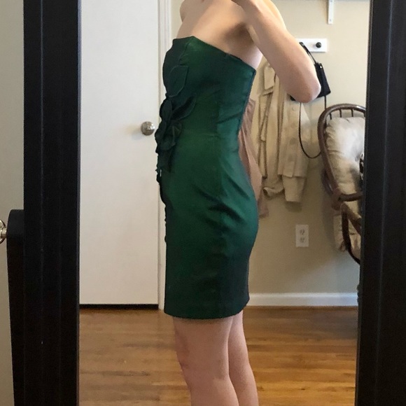 Jessica McClintock Emerald Mini Dress - Picture 2 of 5